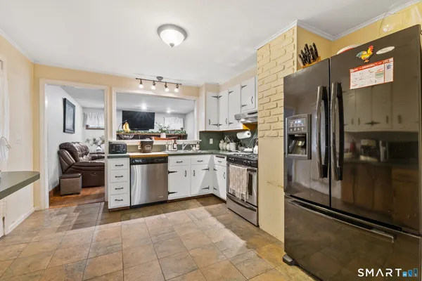 $345,000 | 37 Homesdale Avenue, Southington, CT 06489