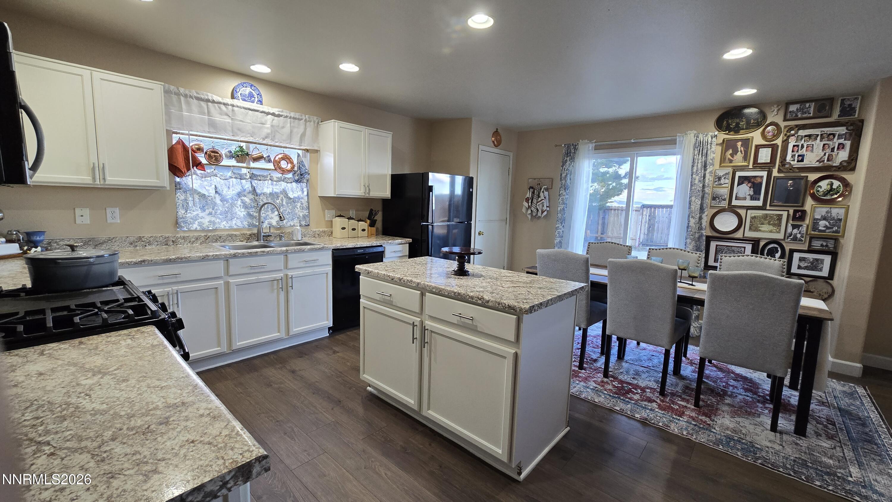 7935 Key Largo Drive Reno, NV 89506 - Photo 29 of 36 20260413_182707