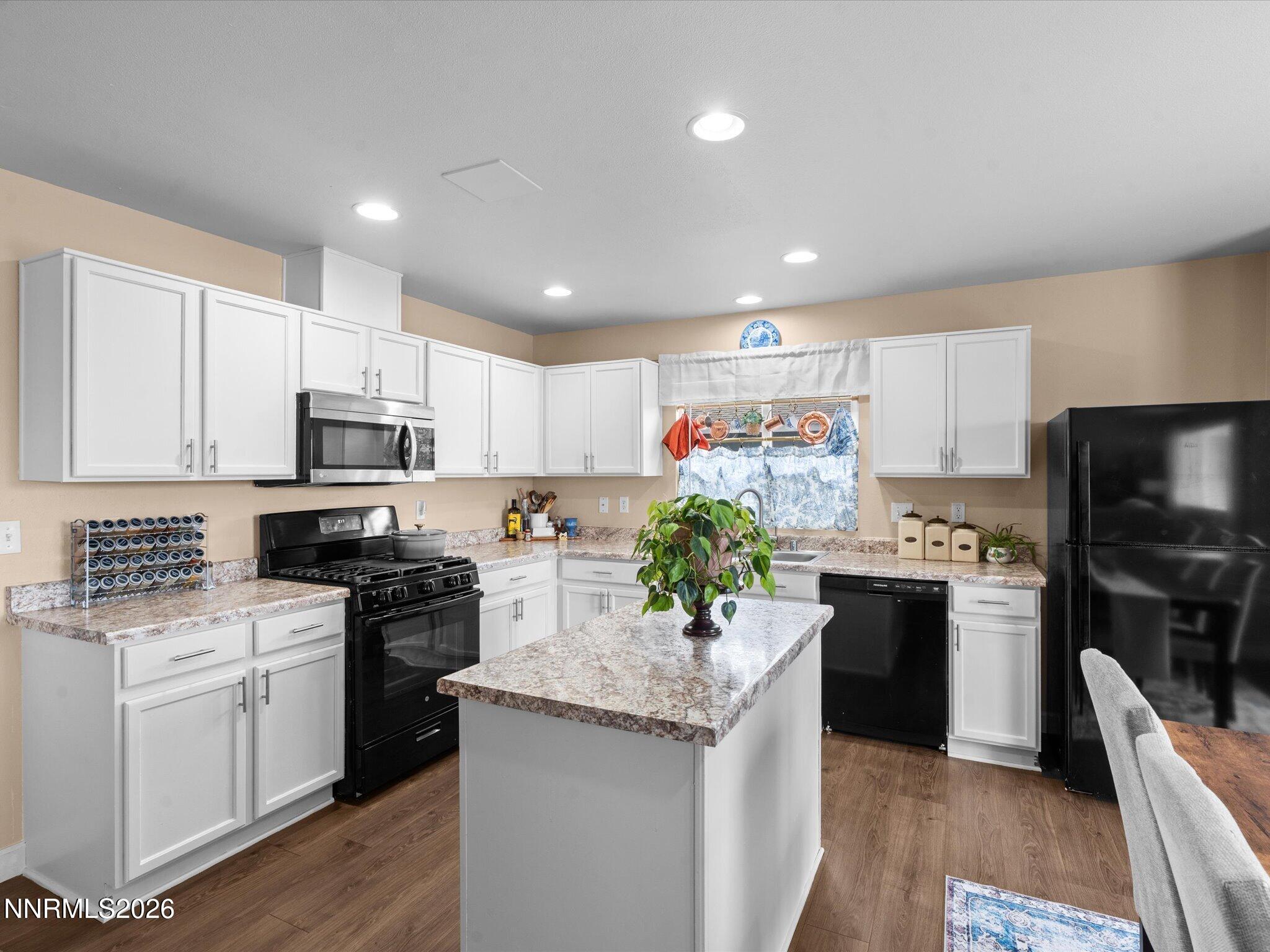 7935 Key Largo Drive Reno, NV 89506 - Photo 4 of 47 13-7935 Key Largo Dr -113