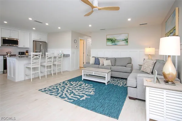 $859,000 | 827 East Gulf Drive, Unit D3, Sanibel, FL 33957