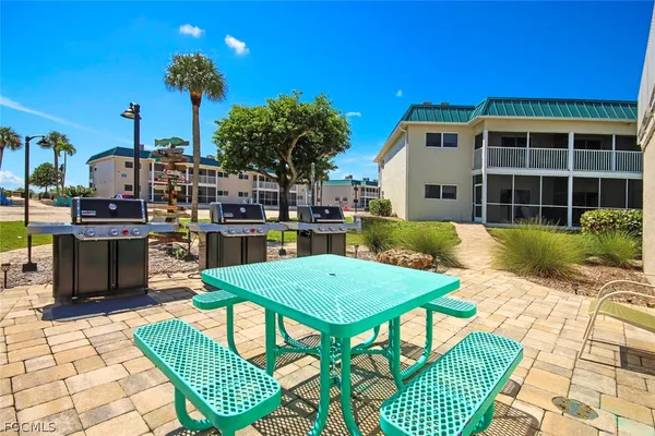$859,000 | 827 East Gulf Drive, Unit D3, Sanibel, FL 33957