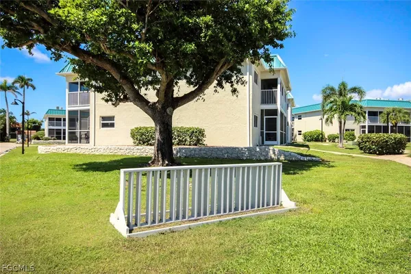$859,000 | 827 East Gulf Drive, Unit D3, Sanibel, FL 33957