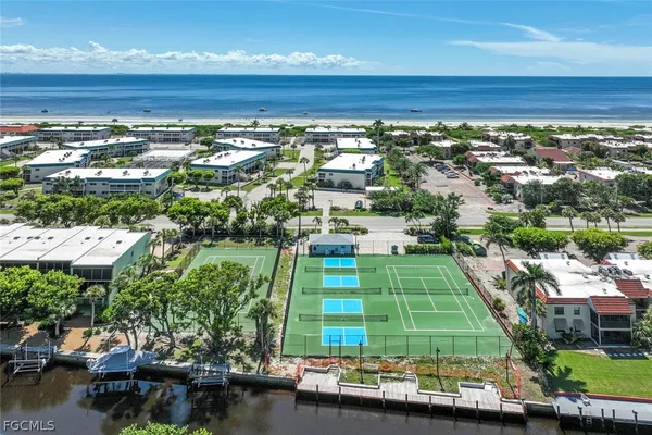 $859,000 | 827 East Gulf Drive, Unit D3, Sanibel, FL 33957