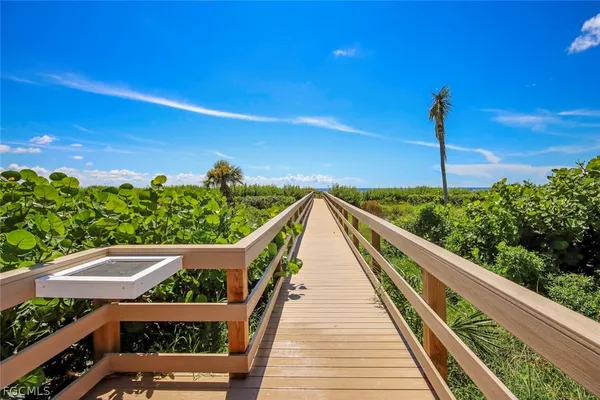 $859,000 | 827 East Gulf Drive, Unit D3, Sanibel, FL 33957