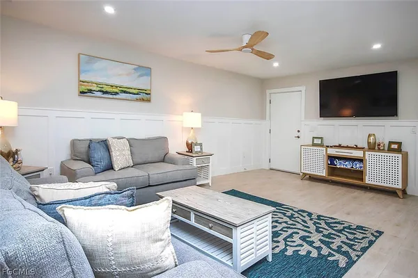 $859,000 | 827 East Gulf Drive, Unit D3, Sanibel, FL 33957