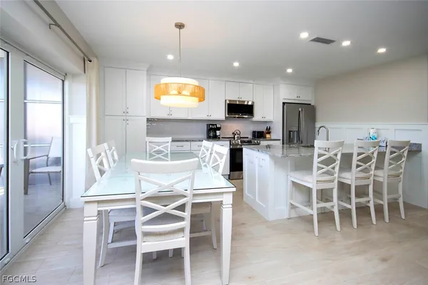 $859,000 | 827 East Gulf Drive, Unit D3, Sanibel, FL 33957