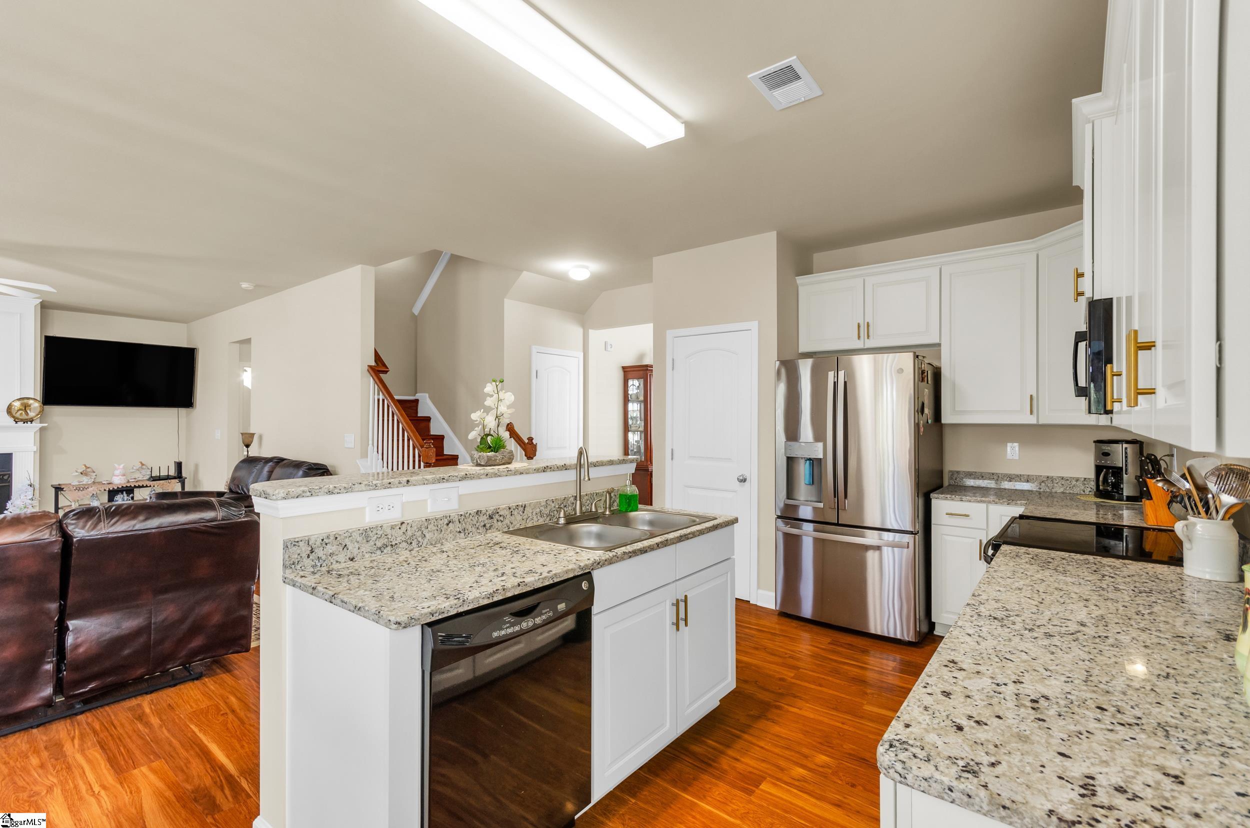 315 Hunslet Way Simpsonville, SC 29680 - Photo 9 of 50