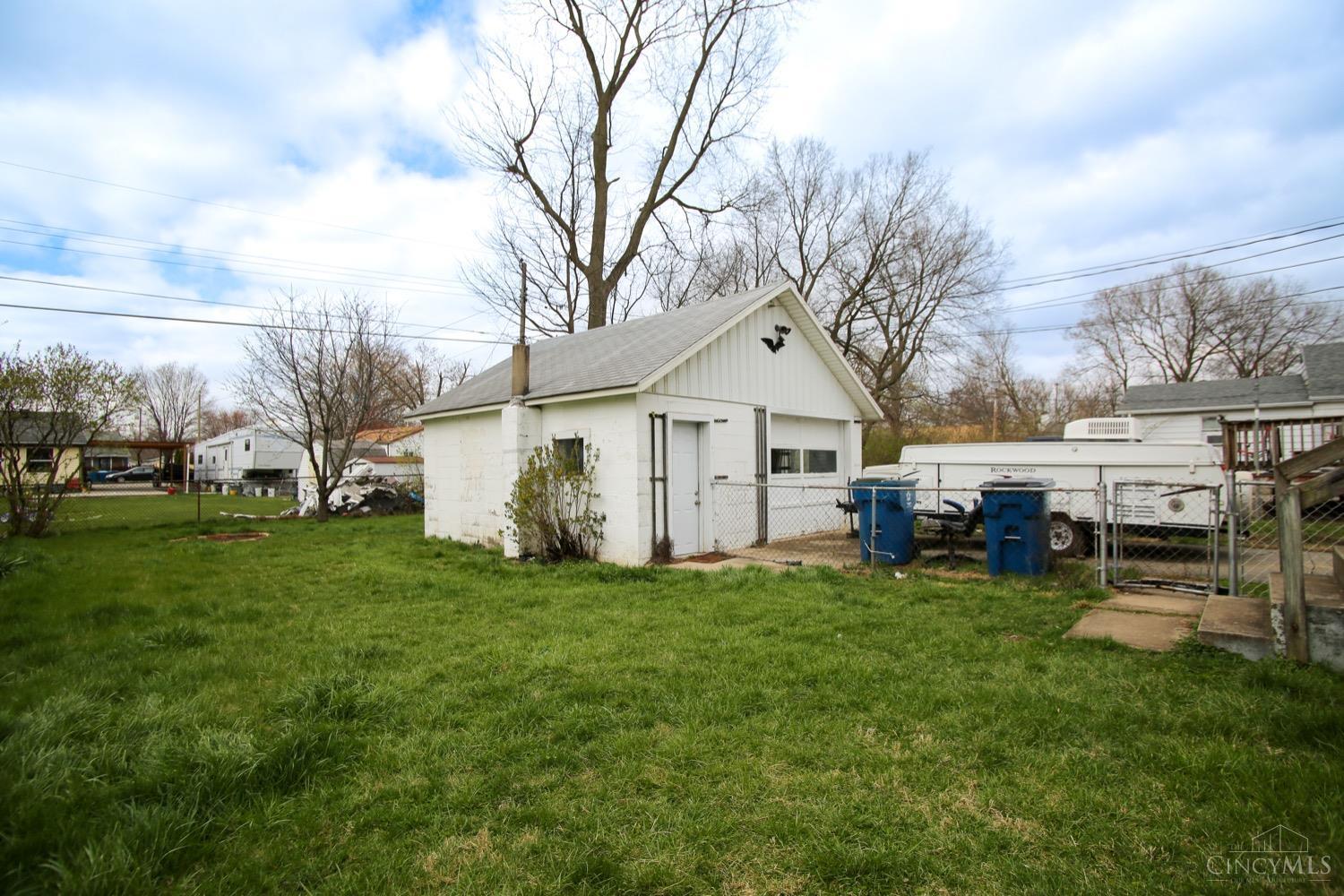 2337 Valley Pike Riverside, OH 45404 - Photo 4 of 16
