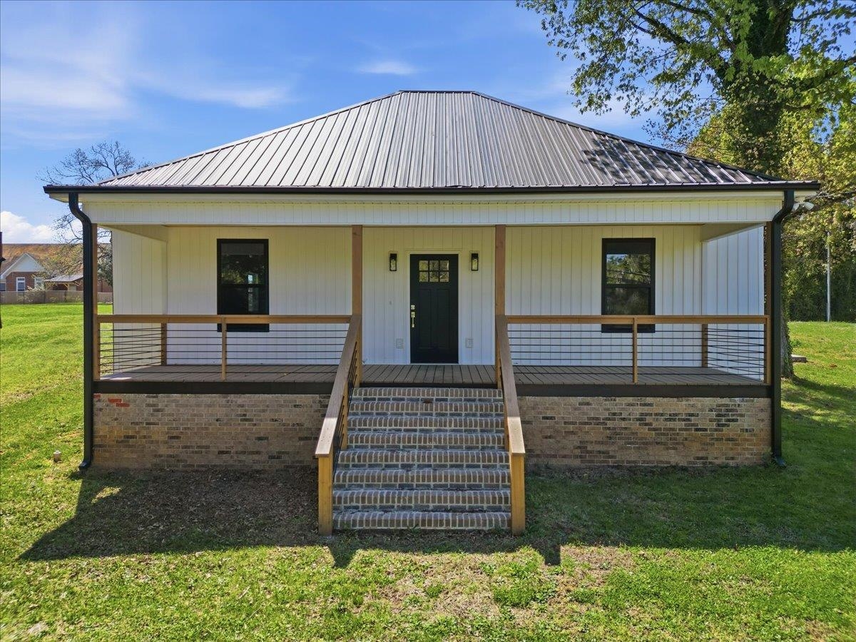202 South Howard Avenue Landrum, SC 29356 - Photo 2 of 30