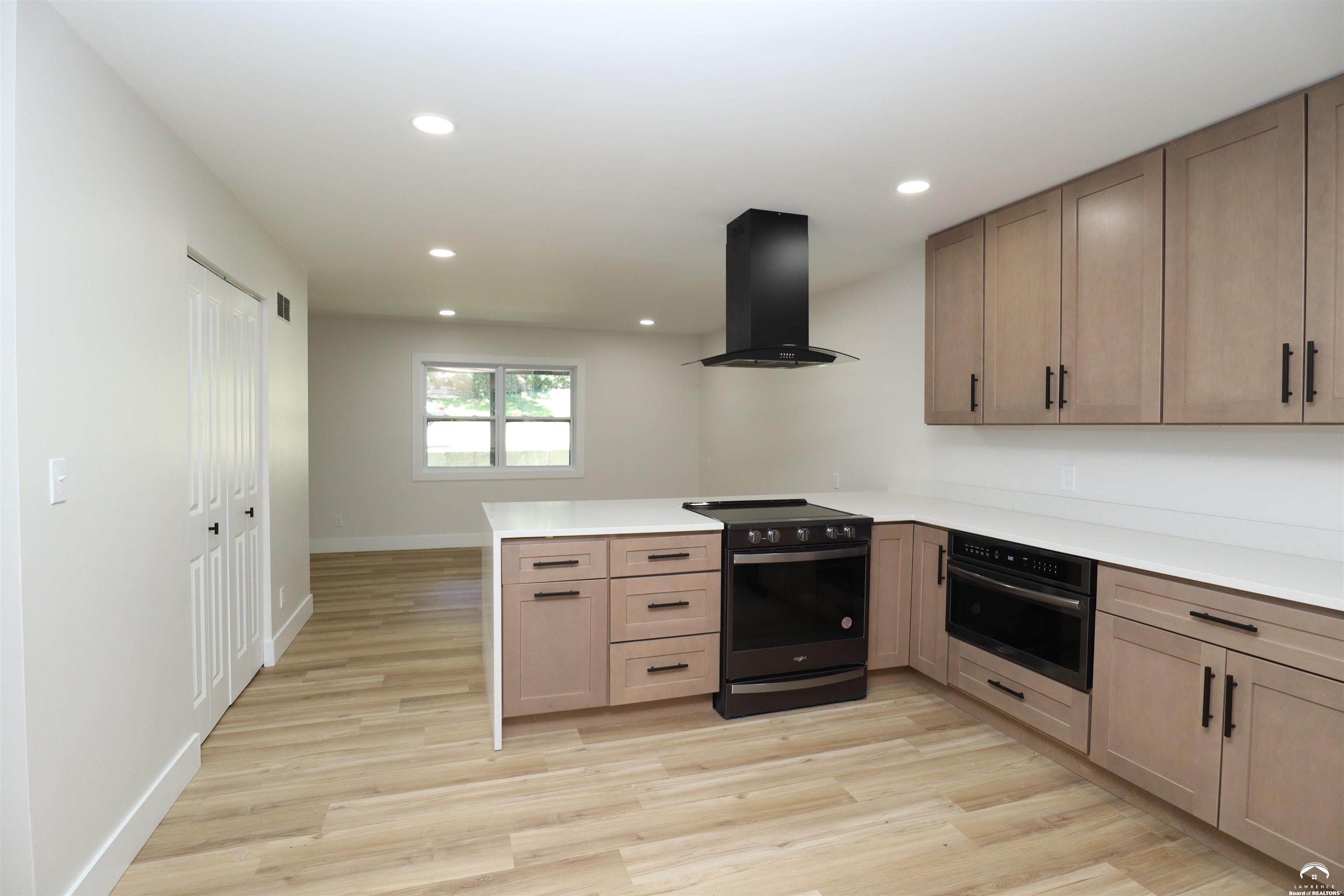 2729 Stratford Road Lawrence, KS 66049 - Photo 10 of 25