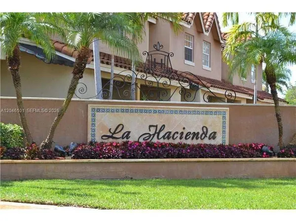 $1,950 | 18338 Northwest 68th Avenue, Unit D, Hialeah, FL 33015