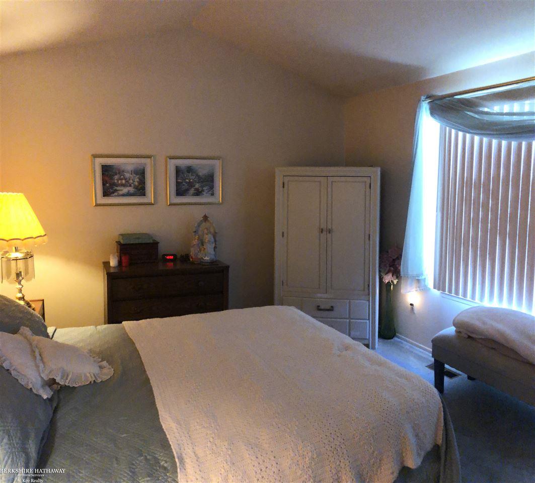 568 Tennyson Rochester Hills, MI 48307 - Photo 14 of 17