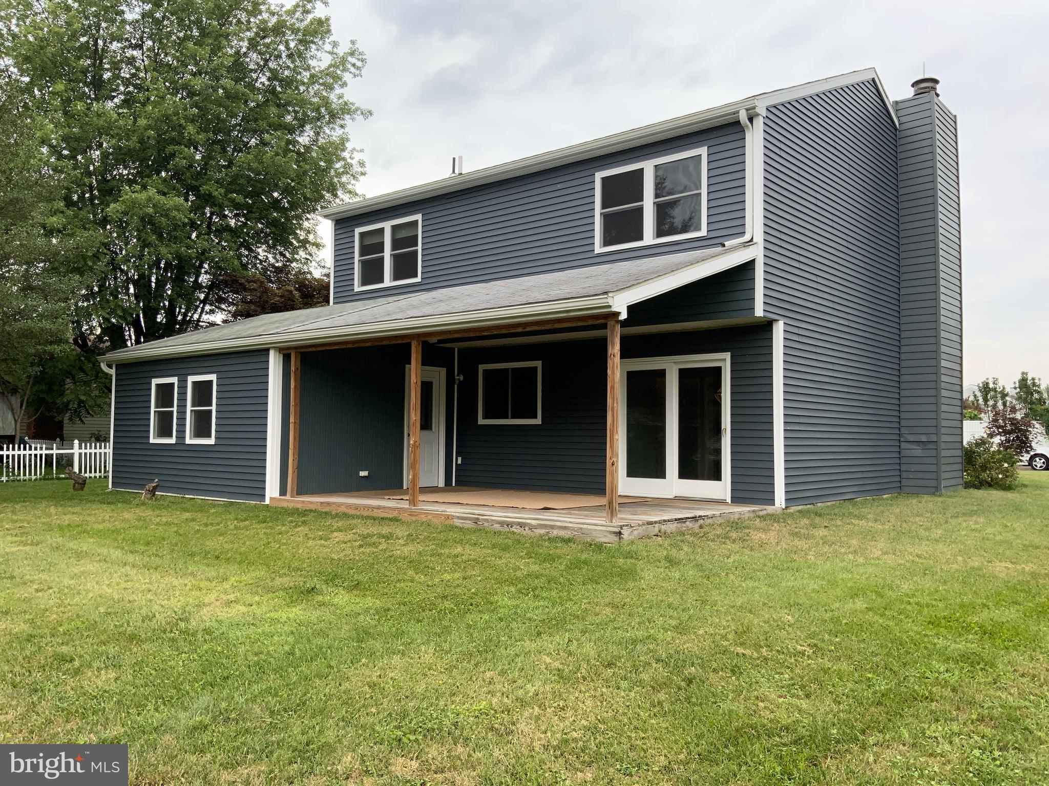 206 Lopax Road Harrisburg, PA 17112 - Photo 3 of 26 Covered deck