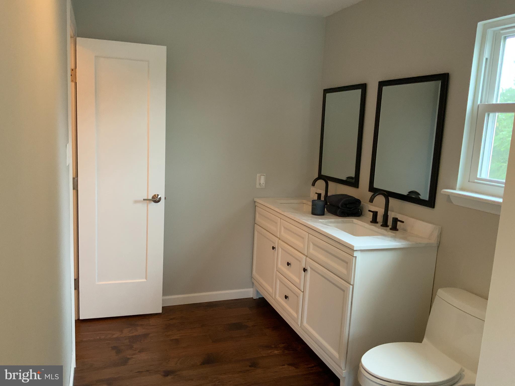 206 Lopax Road Harrisburg, PA 17112 - Photo 22 of 26 Luxurious main bath