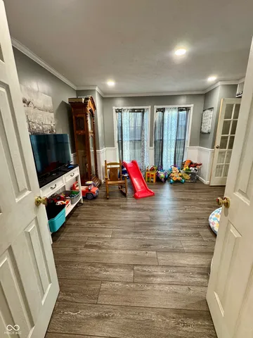 $360,000 | 401 San Carlos Drive, Greenwood, IN 46142