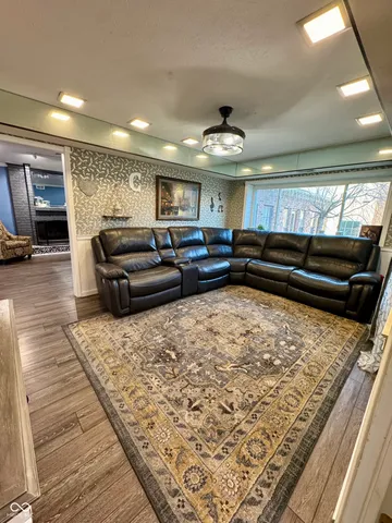 $360,000 | 401 San Carlos Drive, Greenwood, IN 46142