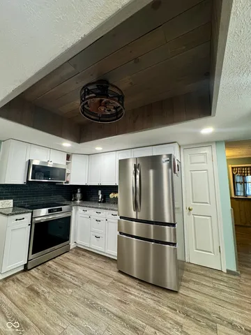 $360,000 | 401 San Carlos Drive, Greenwood, IN 46142