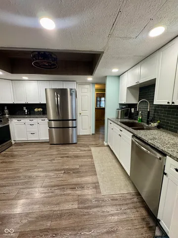 $360,000 | 401 San Carlos Drive, Greenwood, IN 46142