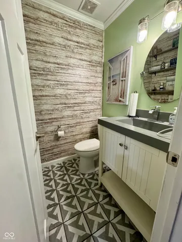 $360,000 | 401 San Carlos Drive, Greenwood, IN 46142