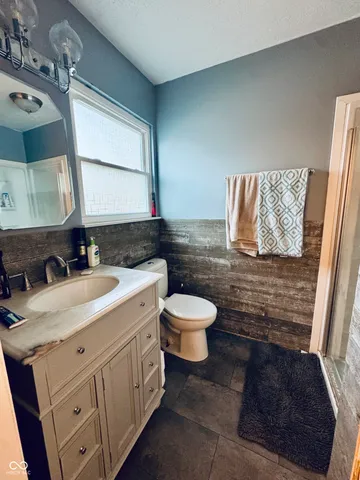 $360,000 | 401 San Carlos Drive, Greenwood, IN 46142