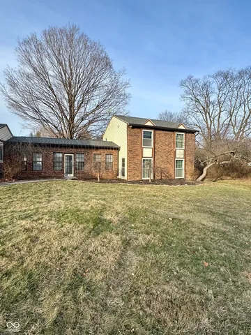 $360,000 | 401 San Carlos Drive, Greenwood, IN 46142