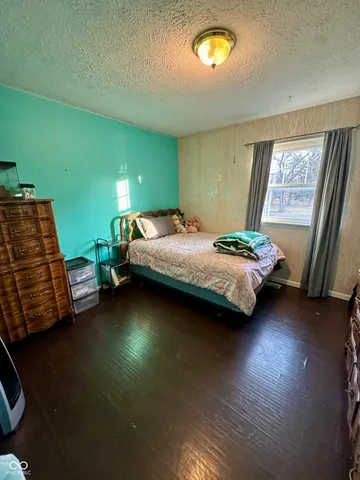 $360,000 | 401 San Carlos Drive, Greenwood, IN 46142