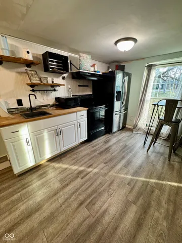 $360,000 | 401 San Carlos Drive, Greenwood, IN 46142