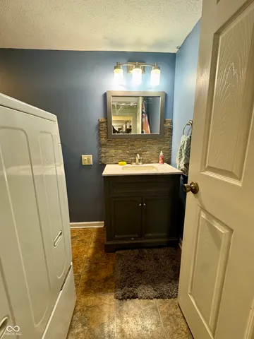 $360,000 | 401 San Carlos Drive, Greenwood, IN 46142