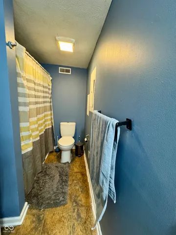 $360,000 | 401 San Carlos Drive, Greenwood, IN 46142