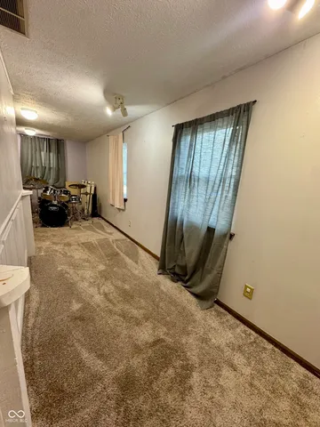 $360,000 | 401 San Carlos Drive, Greenwood, IN 46142