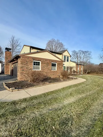 $360,000 | 401 San Carlos Drive, Greenwood, IN 46142