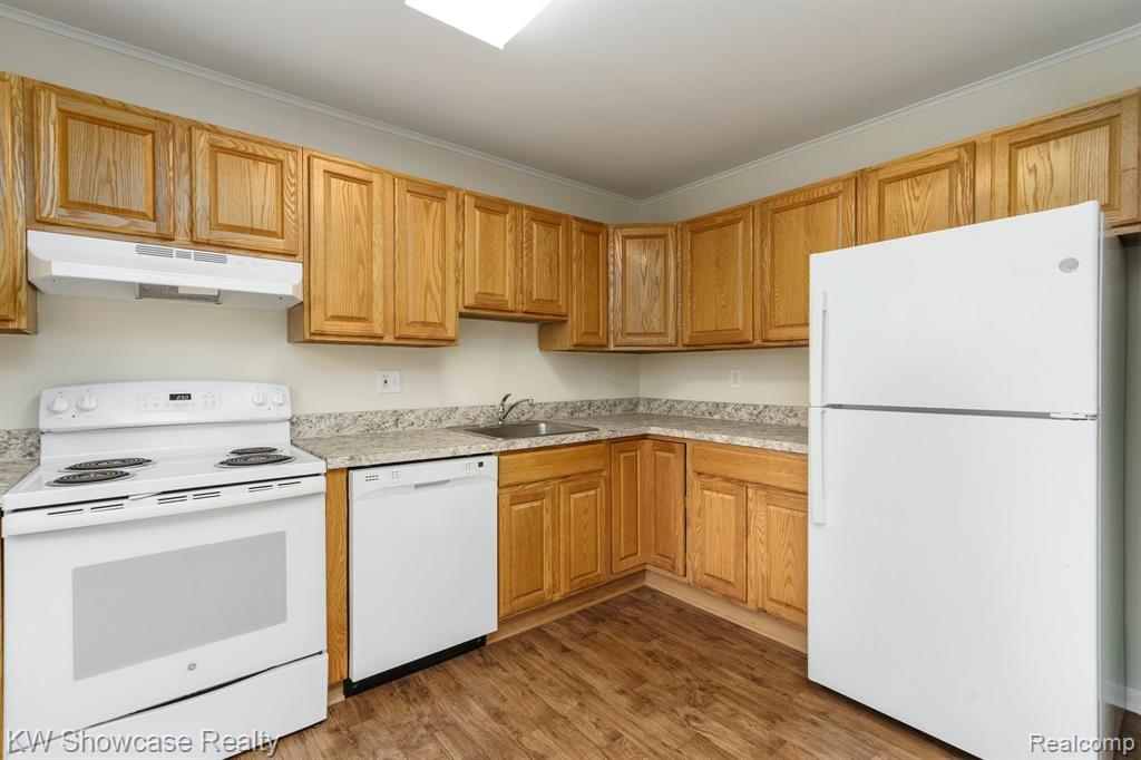 1141 Marquette Court Rochester Hills, MI 48307 - Photo 10 of 34