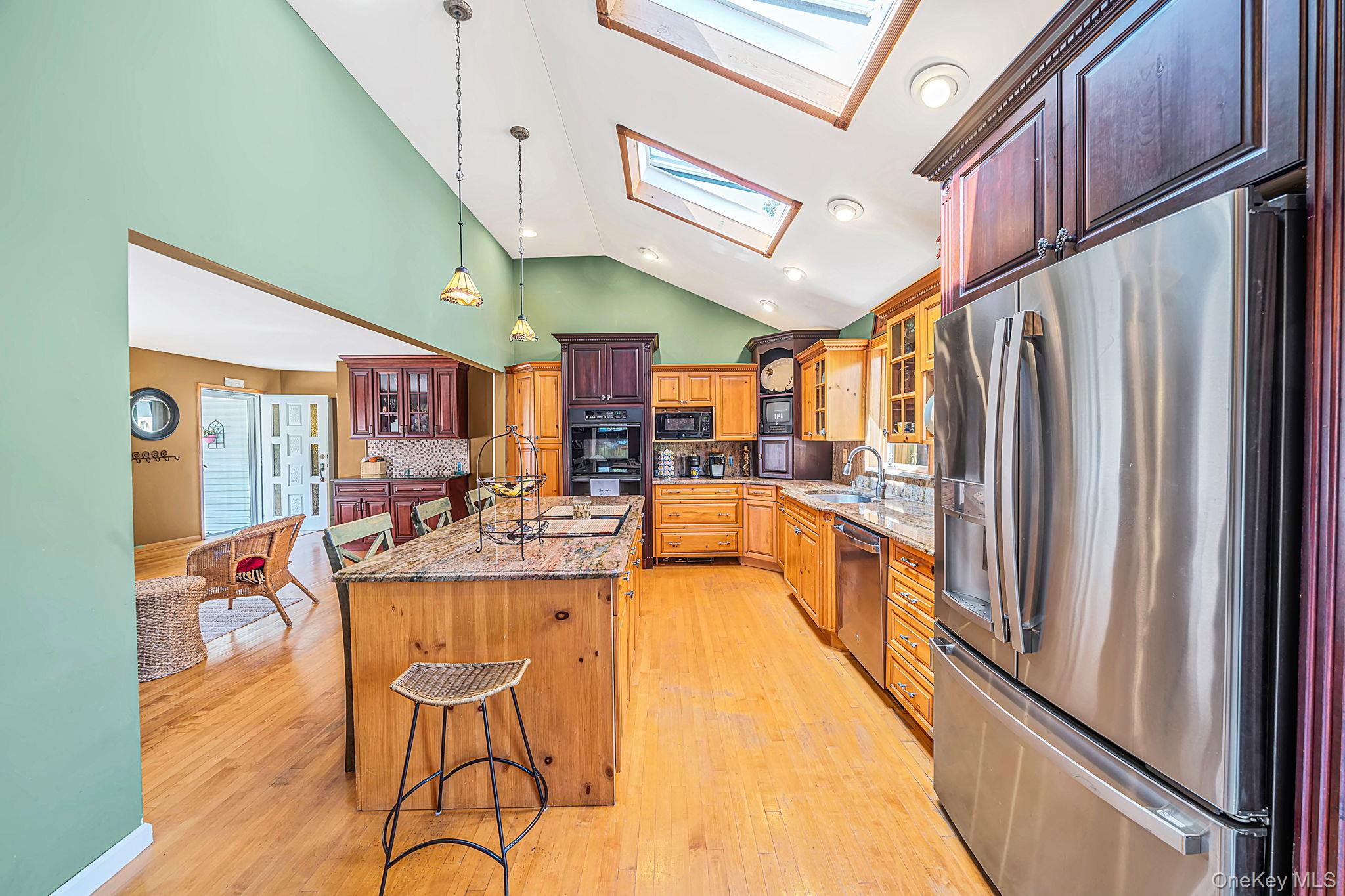 79 Fulton Boulevard Commack, NY 11725 - Photo 18 of 34 Gallery Image 18