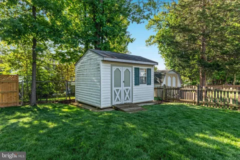 $825,000 | 1420 Cuttermill Court, Herndon, VA 20170