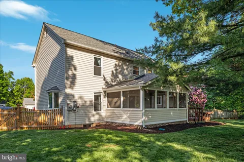 $825,000 | 1420 Cuttermill Court, Herndon, VA 20170