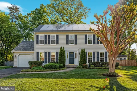 $825,000 | 1420 Cuttermill Court, Herndon, VA 20170