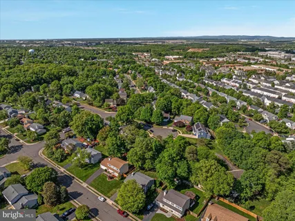 $825,000 | 1420 Cuttermill Court, Herndon, VA 20170