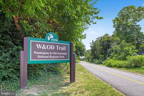 $825,000 | 1420 Cuttermill Court, Herndon, VA 20170