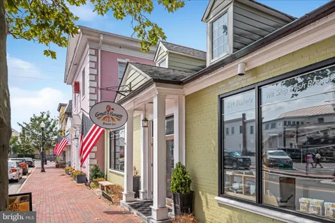 $825,000 | 1420 Cuttermill Court, Herndon, VA 20170