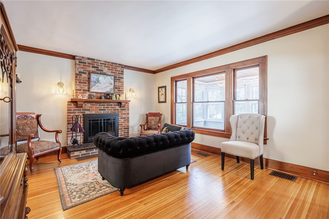 370 Laurelton Road Irondequoit, NY 14609 - Photo 7 of 43