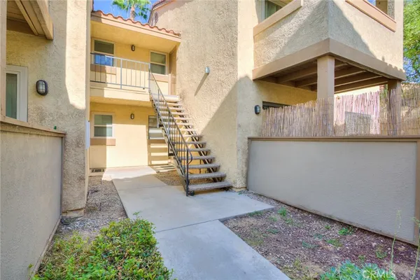 $2,000 | 1116 West Blaine Street, Unit 203, Riverside, CA 92507