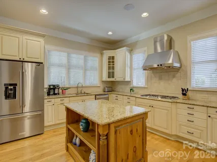 $998,000 | 3912 Lake Spring Cove Court, Denver, NC 28037
