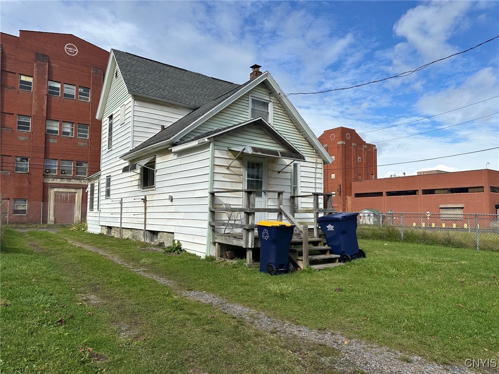 11 Hoefler Avenue German Flatts, NY 13357 - Photo 2 of 18