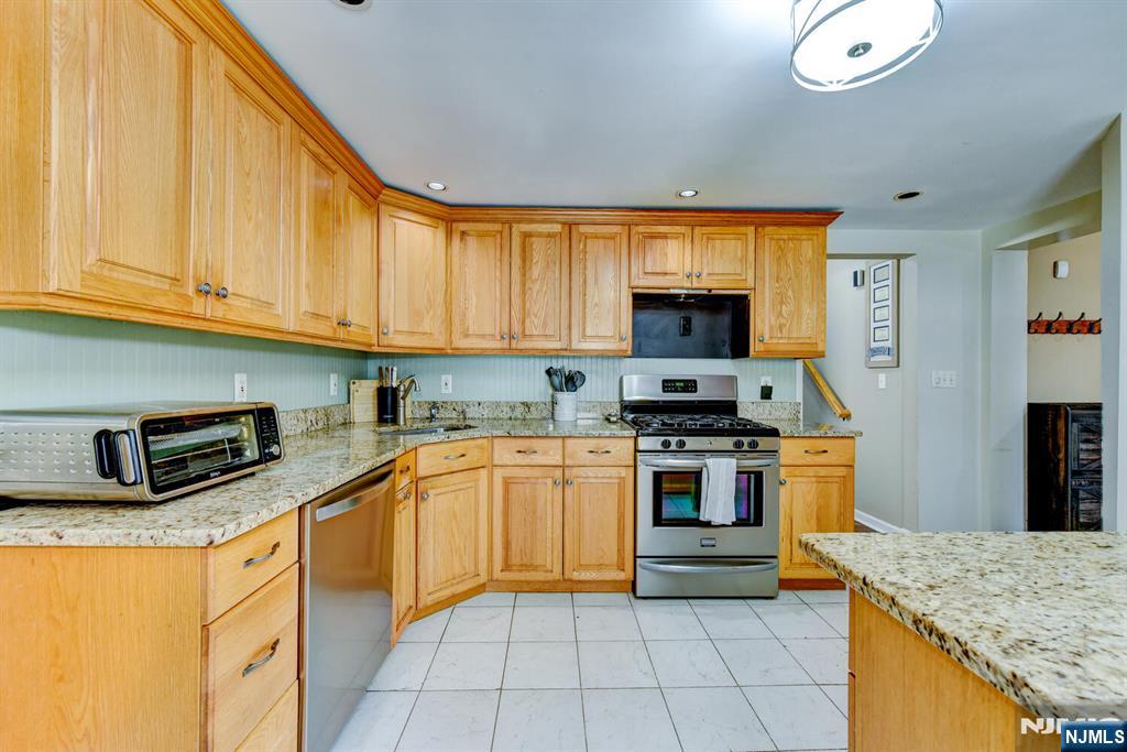 36 Decker Avenue Butler, NJ 07405 - Photo 19 of 40