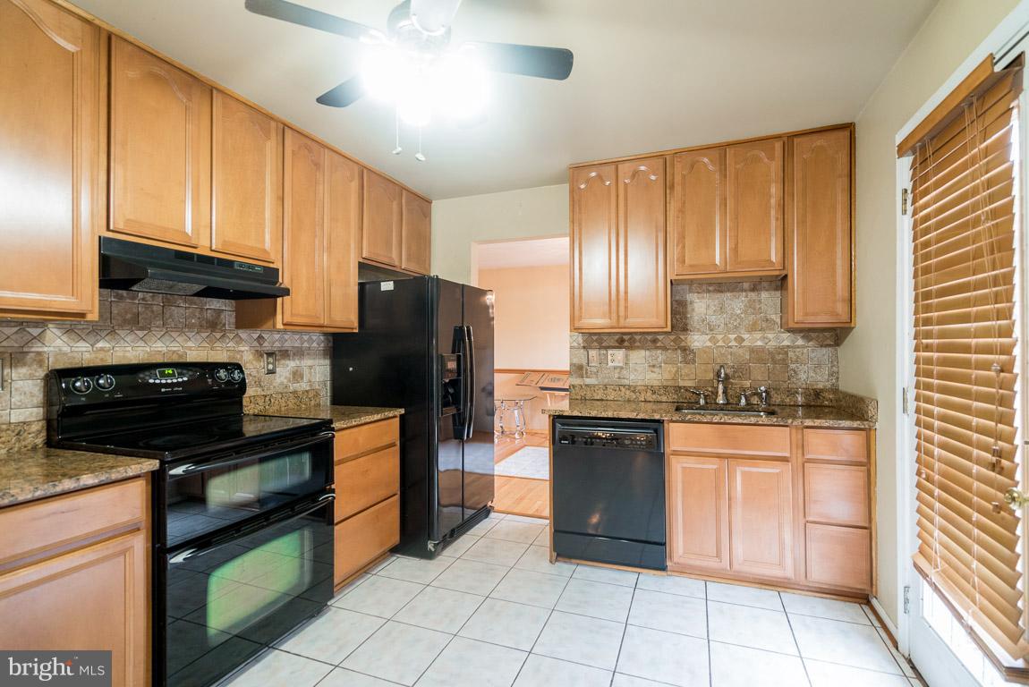 3768 Stonesboro Road Fort Washington, MD 20744 - Photo 3 of 30 Kitchen
