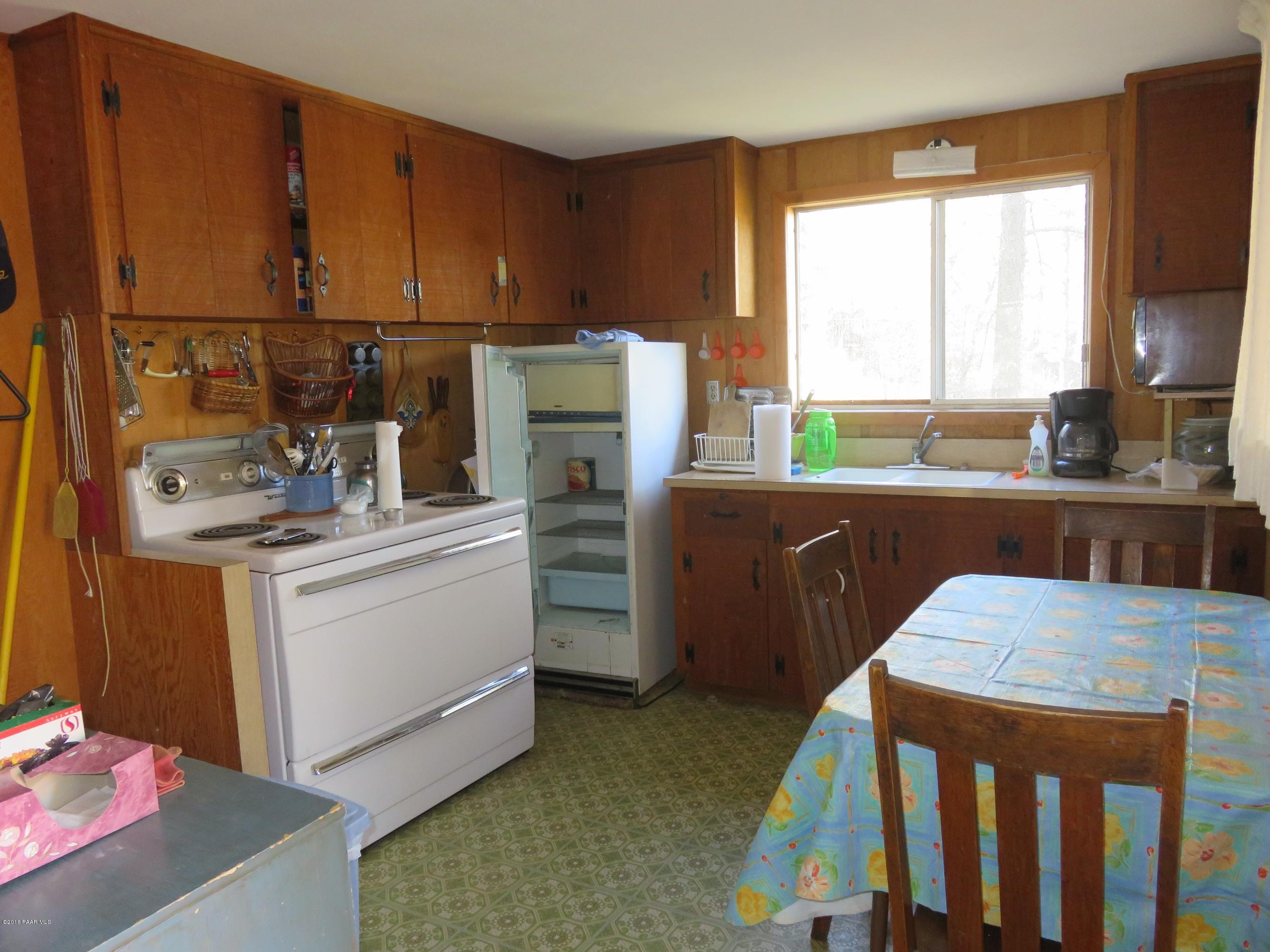 2930 Shelf Road Prescott, AZ 86303 - Photo 6 of 19 Kitchen/Dining Area