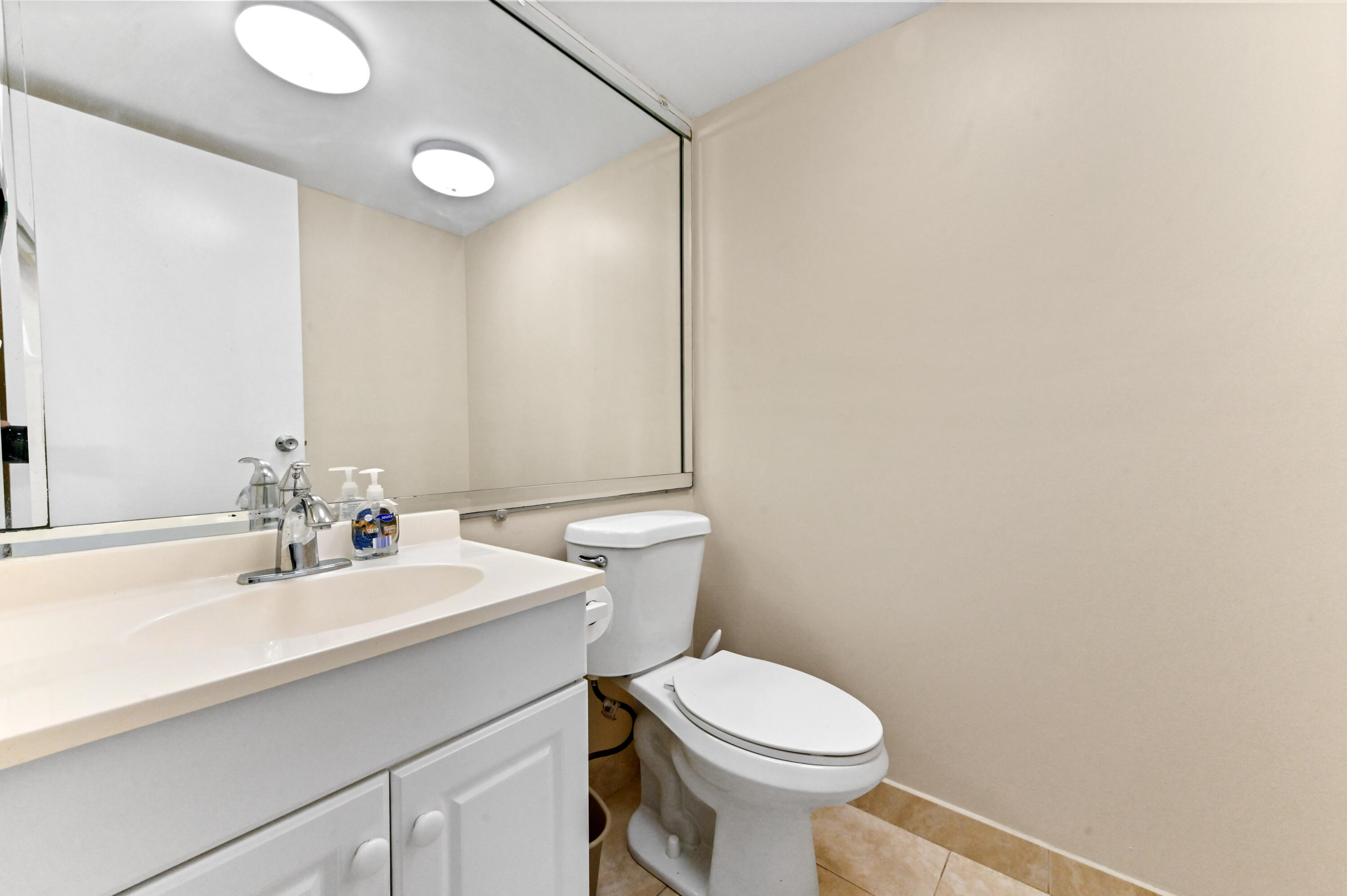 154 Tuscany Lane Delray Beach, FL 33446 - Photo 11 of 36 11 Bathroom 01