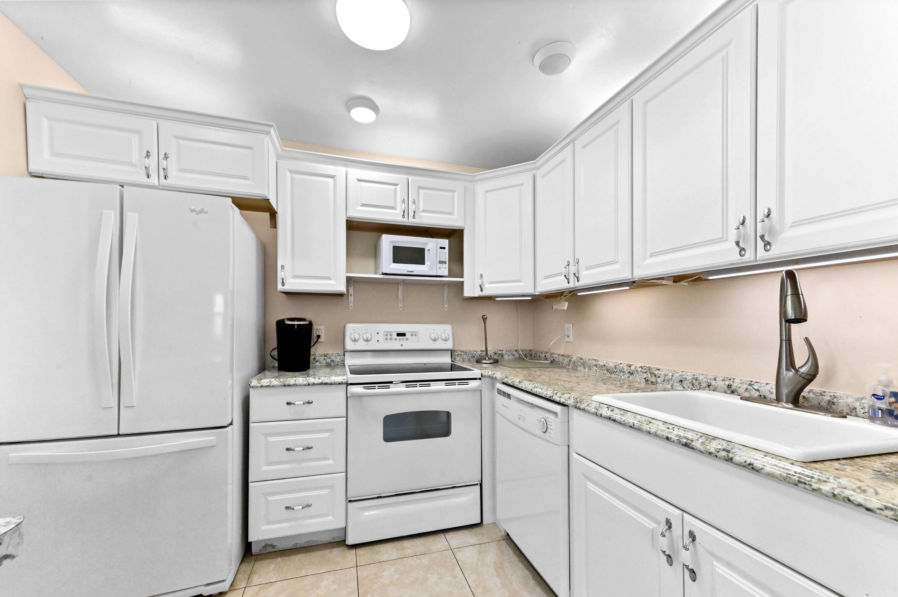 154 Tuscany Lane Delray Beach, FL 33446 - Photo 9 of 36 09 Kitchen 01