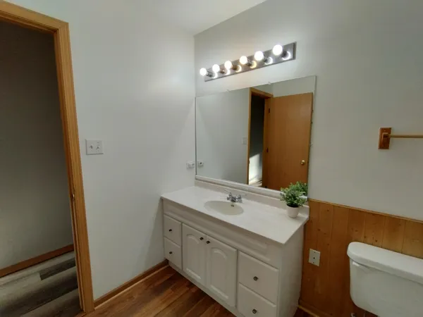 $1,250 | 221 North Broad Street, Griffith, IN 46319