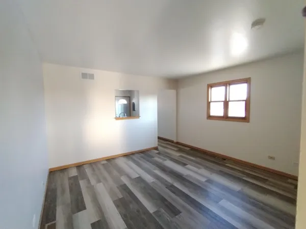 $1,250 | 221 North Broad Street, Griffith, IN 46319